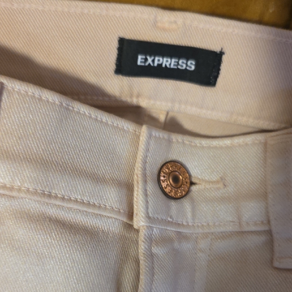 Express Women's Light Tan Jean Shorts - Picture 2 of 13